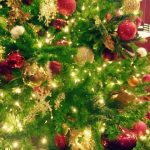 クリスマスツリーに、きれいにライトを飾る方法は？